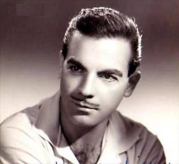 <p>Ayhan Ik</p>    Yeilam'n nl aktr gne arpmas sonucu ldnde 50 yandayd.