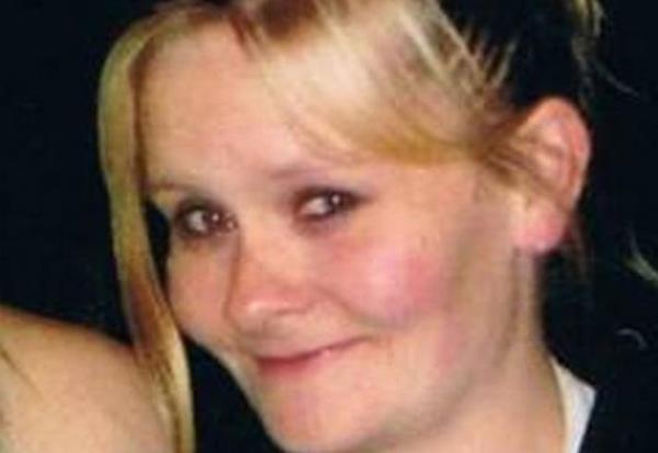 Natasha Harris adl kadnn son sekiz ylda 25 bin litre kola tketmesi hayatna mal oldu.