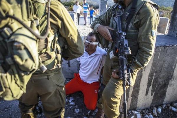 Bat eria'nn Ramallah kentindeki Selvad kynde Yahudi yerleim birimleri ve ayrm duvarn protesto eden Filistinliler'e mdahale eden srail askerleri, 1 kiiyi gzaltna ald. 12.9.2014