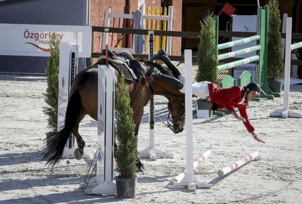 Biniclikte zmir'de ilk kez dzenlenen 49. Atatrk Kupas'na stanbul Atl Spor Kulb adna katlan Ouz Dalm, atnn engeli geememesi nedeniyle dt. 18.10.2014