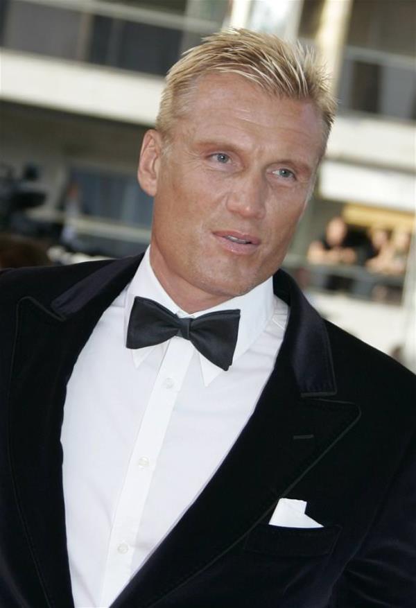 <br><b>Dolph Lundgren</b></br>  IQ: 160. Hans Dolph Lundgren. Boy:1.96 m. uzak dou dv sporcusu,yapmc,ynetmen ve aktr. 1985 yapm Rocky IV'de Sovyet boksr Ivan Drago'yu, 1987 yapm Masters of the Universe'de He-Man'i canlandran Lundgren yksek performans gerektiren, dv sanatlarna meyilli, kt karakterleri canlandrmasyla tannd.