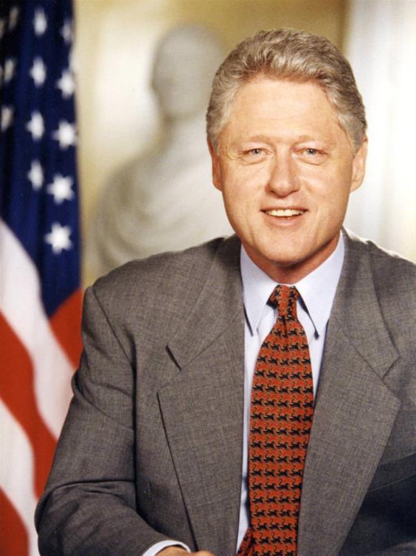 <br><b>Bill Clinton</b></br>  IQ: 137. William "Bill" Jefferson Clinton, Amerika Birleik Devletleri'nin 42. bakan. 1993 ile 2001 yllar arasnda bakanlk grevini srdrd. ABD Bakan seilmeden nce Arkansas'n 50. ve 52. valisi olarak yaklak 12 yl grev yapt. Bill Clinton u anda kurucusu olduu William J. Clinton Foundation (William J. Clinton Dernei) bakanln yapmaktadr.