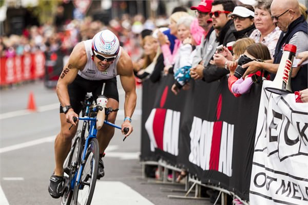 mkansz gibi grnen bir ey iin kendini zorlamak, mesela bir bisiklet yar ya da maraton kousu...
