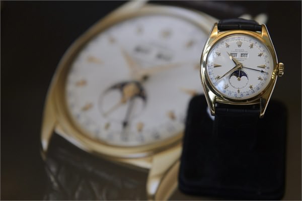 Bir kere de olsa Rolex gibi lks markalardan bir saat almak.