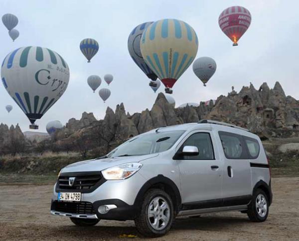 <br><b>Dacia </b></br>    Dacia'da hem nakit alm destei hem de uygun faizli kredi seenekleri bulunuyor. Duster, Sandero Stepway, Logan MCV, Lodgy, Dokker Van ve Dokker Combi modellerinde Aralk aynda "sfr faiz" kampanyas yer alyor. Kampanya kapsamnda 36 bin TL 12 ay veya 12 bin TL 36 ay veya 18 bin TL 18 ay seenekleri bulunuyor.   <p>Bu kredi seenekleri sizin iin uygun deilse kredi koruma sigortas olan Maxxi Korumal yzde 0.69, Maxxi korumasz ise yzde 0.79 faiz kampanyasndan faydalanabiliyor. Ayrca tzel ve serbest meslek sahibi gerek kii mteriler iin peinatsz kredi yani ara bedelinin yzde 100?ne kadar kredi kullanma imkan sunuluyor. </p>  Aralarn nakit satn almak isteyen mteriler iin ise Aralk aynda nakit alm indirimleri de bulunuyor. Sandero Stepway'de 1000 TL, Duster'da 1.500TL, Logan MCV dizel versiyonunda 2000TL, Lodgy'de 1000 TL, Dokker Combi'de 1.250TL ve Dokker Van modelinde 750TL tutarnda indirimler bulunuyor.