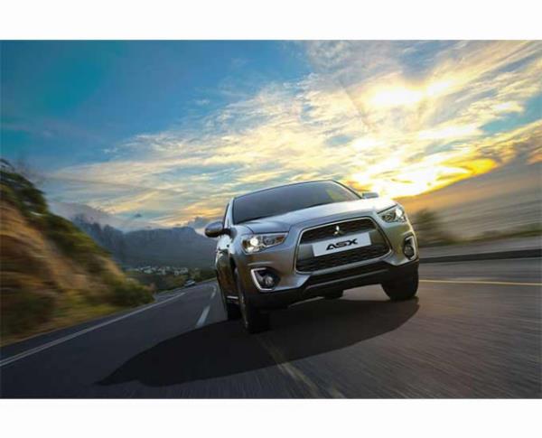 <br><b>Mitsubishi </b></br>  Mitsubishi, ASX'ten Space Star'a, L200'den, Attrage'a kadar birok model, son derece ekonomik frsatlarla sata sunuluyor. ASX, 5.750 TL, L200'de ise 9.200 TL'ye varan indirim frsatlar, ara sahibi olmak isteyenleri bekliyor. Ylsonu kampanyasnn yan sra geni i hacmi ve yksek donanmyla bir st snfa ait bir otomobil keyfi yaatan Mitsubishi Attrage da Temsa Motorlu Aralar yetkili satclarnda lansmana zel fiyatlaryla sata sunuluyor.