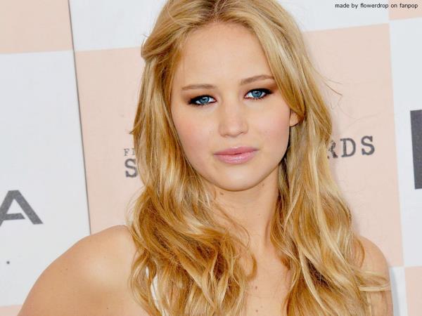 <br><b>13. Jennifer Lawrence </b></br>  Y�l�n en �ok konu�ulan olaylar�ndan biri �nl�lerin �zel foto�raflar�n�n internete s�zd�r�lmas�yd�. O isimlerden biri olan Lawrence dimdik ayakta durarak A�l�k Oyunlar� film serisinin ikinci b�l�m�ndeki performans�yla g�z doldurdu.