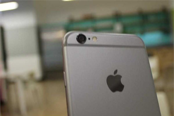 <br><b>iPhone 6 kameras</b></br>  Apple'n sat rekorlar kran rn akll telefon sektrnn en iyi kamerasn merakllaryla buluturdu.