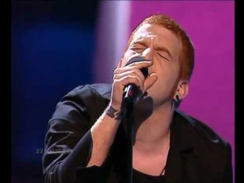 Jrinin ikinci yeni ismi nl rock grubu Athena'nn solisti Gkhan oldu.