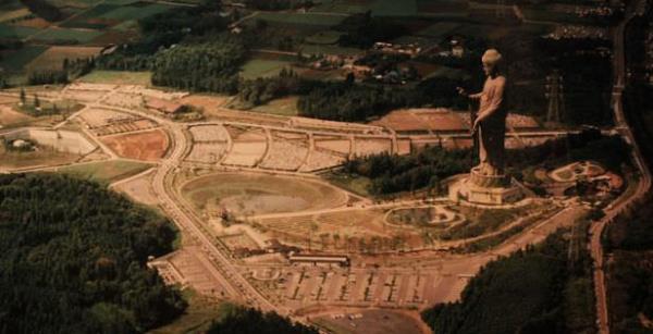 Heykel 1993 ylnda ina edildi.