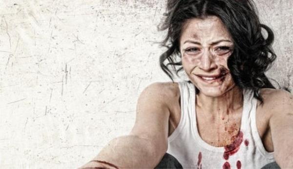 <p><b>EVLENM KADINLARIN YARISI DDET GRYOR </b></p>  Trkiye genelinde; evlenmi kadnlarn yarya yakn, lise ve zeri eitim alm her 10 kadndan 3' einden veya birlikte olduu kiiden fiziksel ve cinsel iddet gryor.