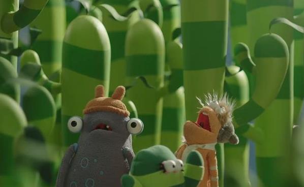 Aralarndaki kk lle birbirlerinden ayrlan Rimo ve Zimo, burada yaayanlarn uzun yllardr birbirlerinden uzak durduu iki farkl kasabadr. Her iki kasabada da yaayanlar da birbirlerine kar nefret ve korku hisleriyle birbirlerinden uzak durmay semitir.