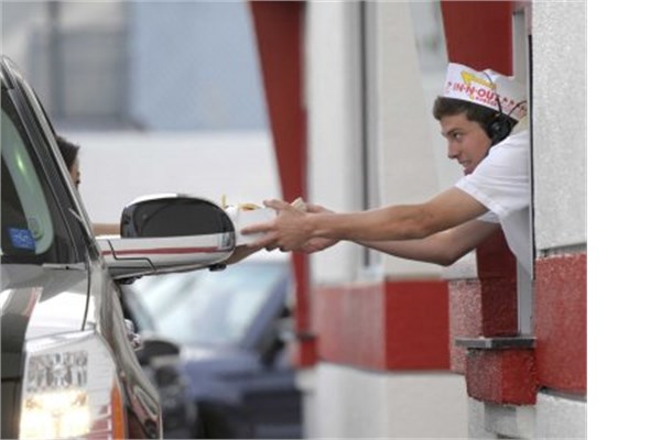 <br><b>8. In-N-Out Burger</b></br>  alanlarn verdii not 5 zerinden 4,2.