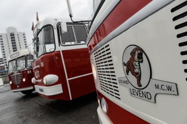 Kazm Taylan Sever, fuara hazrlanmas iin onarm ve bakm almalar yaplan "Renault-Scemia" marka otobsn de tarihesini anlatt.