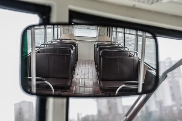 Trk filmlerinin birok sahnesinde kullanlan, 1927'den 1992'ye kadar stanbul caddelerinde hizmet veren "Bssing", "Leyland", "Renault-Scemia" marka nostaljik otobsler, ETT tarafndan aslna uygun olarak tekrar imal edildi.