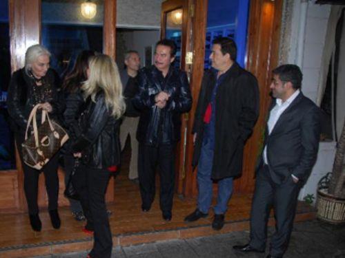 Meknn alt katnda kusturulan sanat, kendine gelebilmek iin bir sre dinlendi.