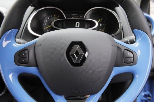 <br><b>KISA SLECEK ZELL</b></br>  Clio Ksa Silecek Komutu, Silicek Kolunu Kendinize Doru 1 Kez ekmekle alr..