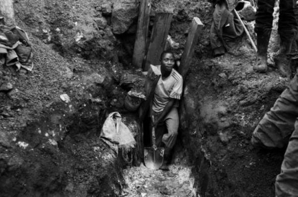 Dnya teknoloji devleri ucuz koltan elde edebildikleri srece bu duruma gz yumuyor.