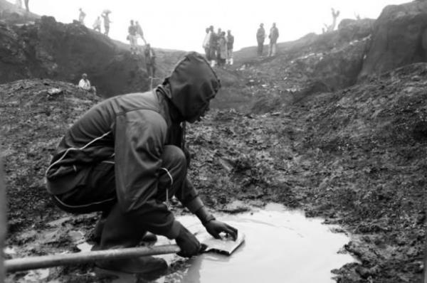 Ancak Kongo'nun Rwanda igali altnda olmas, lkenin bu kaynaklarn kendi karlar iin kullanmasn engelliyor.