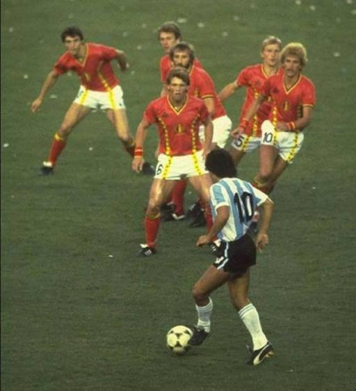 Marodana'nn karsndaki oyuncularn yz ifadelerinde korku