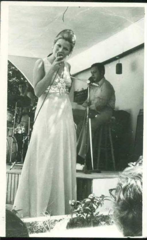 Ajda Pekkan - Bir Kede Yalnz (1979)