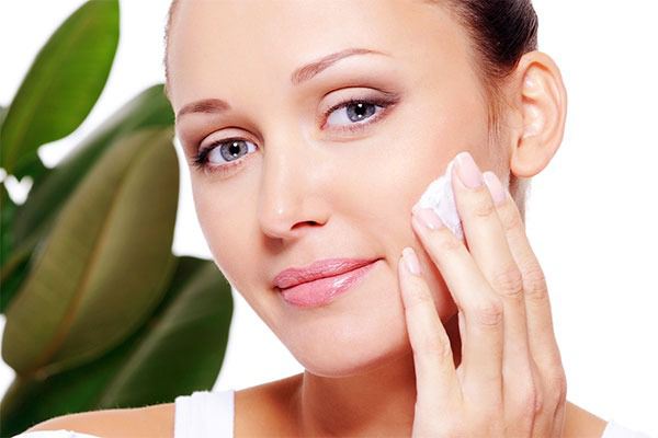 Ve geelim kahvenin cilde olan etkilerine. Mesela pahal kremler yerine kahveyi kullanabilirsiniz.