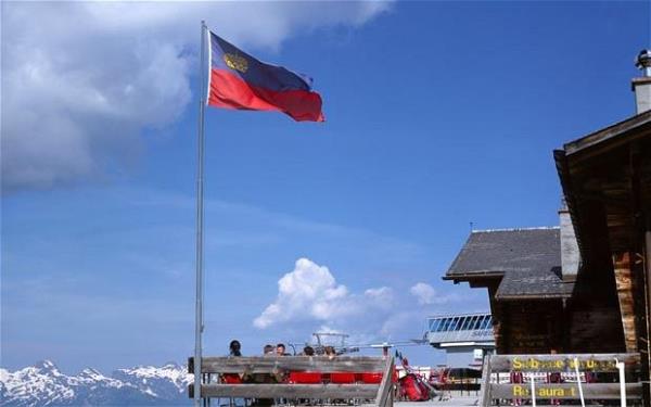 <p><b>Liechtenstein</b></p>  Listedeki birka dier lke gibi, Liechtenstein ordusunu tamamen datma karar alm lkelerden biri.