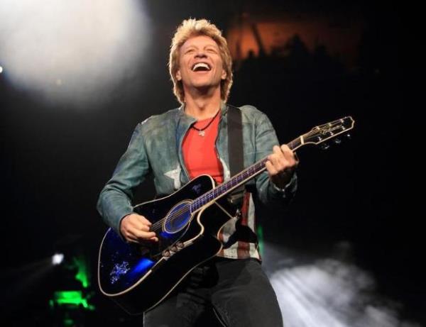 <br><b>4 Bon Jovi</b></br>  82 milyon dolar