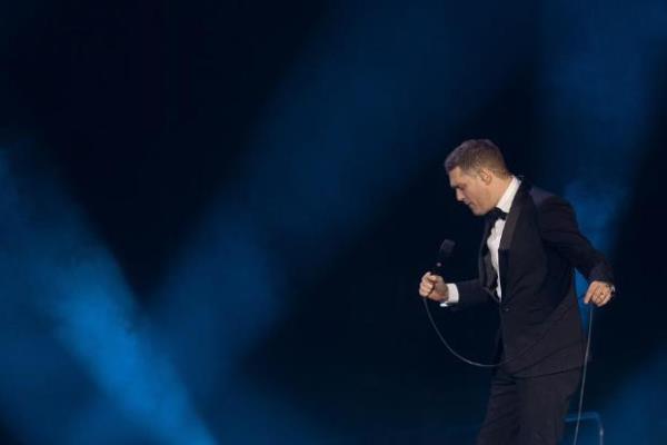 <br><b>17 Michael Buble</b></br>  51 milyon dolar