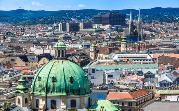 ngiliz Telegraph gazetesi okurlar, dnyann en gzel 20 ehrini belirledi. Listede stanbul da yer alyor.    <p><b>te sondan baa doru dnyann en gzel 20 ehri...</b></p>    20 - VYANA