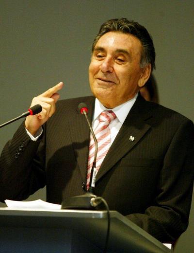 <br><b>22 Aydn Doan</b></br>  2014 Serveti: 1 milyar 100 milyon dolar