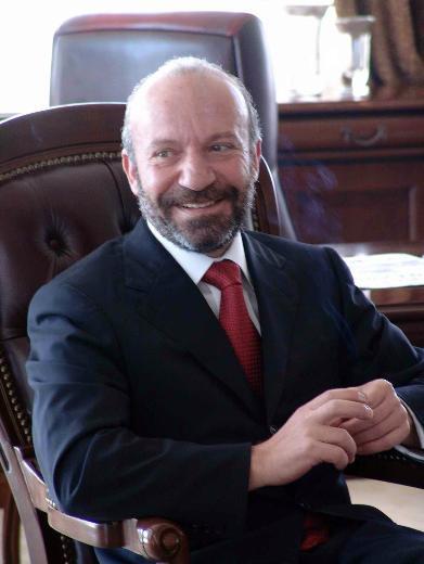 <br><b>21 Suat Gnsel</b></br>  2014 Serveti: 1 milyar 200 milyon dolar