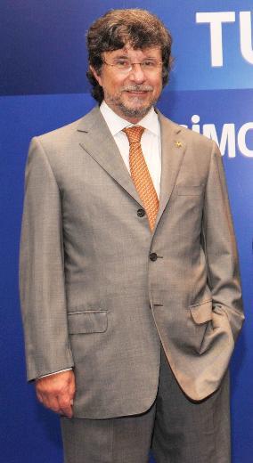 <br><b>14 Faruk Eczacba</b></br>  2014 Serveti: 1 milyar 500 milyon dolar