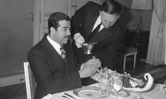 Saddam'n ekerleme ve ikolatalara dknl de kitaptaki bir baka ilgin detay.