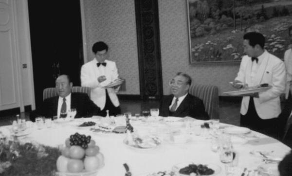 Kuzey Kore'nin eski lideri Kim Il-sung, yiyecei tm pirin tanelerini tek tek setirirdi. Hatta tek amac, liderin yaam sresini uzatmann yollarn aratrmak olan bir enstit bile kurulmutu.