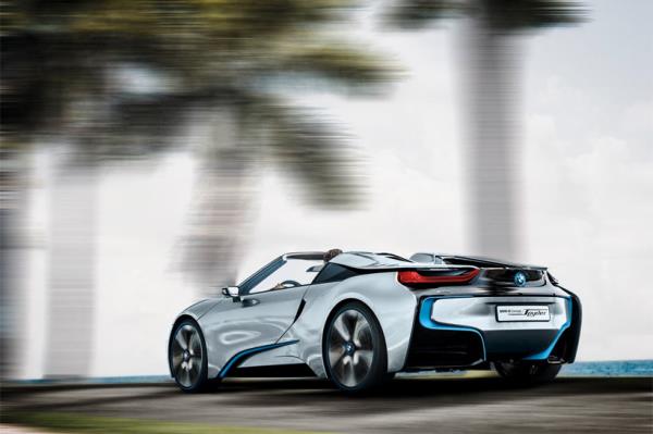 BMW, i8 hybrid spor otomobille ilgili olduk�a ilerleme kaydetti�i gibi, geli�meler ayn� zamanda i8 b�l�m�n�n amiral gemisi M b�l�m�ne de aktar�l�yor.