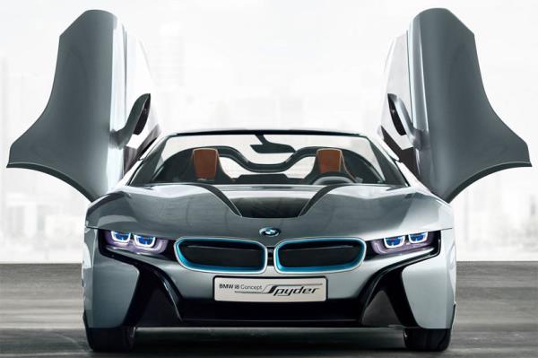 �nl� Alman otomobil firmas� BMW, �n�m�zdeki y�l yollarda g�rebilece�imiz i8 Concept'in ayn� zamanda spyder versiyonunu tan�tt�.