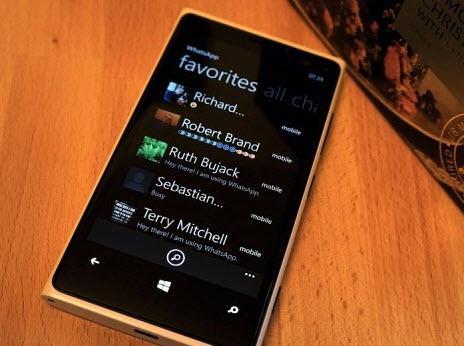 <p><b>Whatsapp'ta silinen mesajlar kurtarlabilir mi</b></p>  Eer sohbet kaytlarn kendi elinizle sildiyseniz ve o an cihaznzn bir yedeini almadysanz kaytlar tamamen silindi demektir. Whatsapp sunucular sohbet kaytlarn tutmadndan irketten de bu kaytlar talep edemezsiniz.