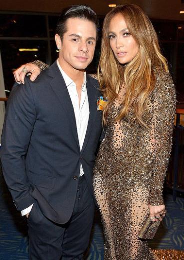 Jennifer Lopez yar yandaki sevgilisi Casper Smart ile yollarn ayrd.