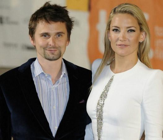 Bir ocuklar olan iftten evlilik haberi bekleniyordu.