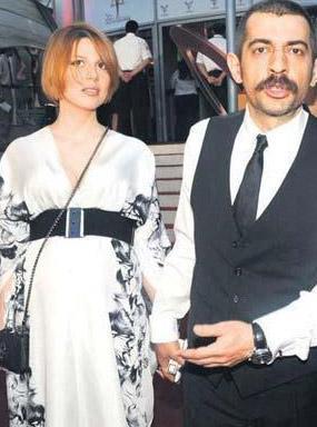 Bunlarn en artan ise bir tartma srasnda Ediger'in Baylgen'e bin tabak frlatmas ve bu yzden Baylgen'in hastanelik olmasyd.     <p>Ediger bu iddialar yalanlad.</p>