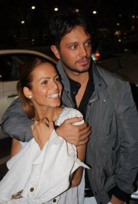 Herkesin evlenmelerini bekledii ift yollarn ayrmaya karar verdi.