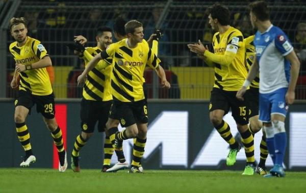 9. Borussia Dortmund (327 Milyon Dolar)