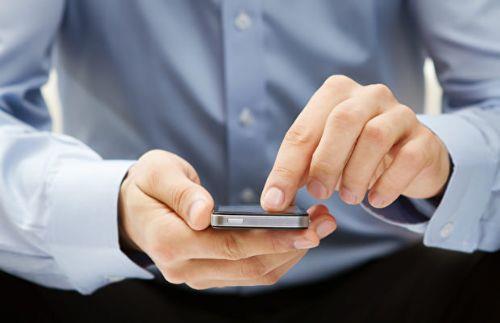 Ancak Android KitKat'taki (4.4) bir kstlama, SMS mesajlarna birden fazla uygulamann ulamasna engel oluyor.