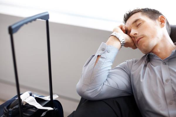 Ik, jet lag ve ?sosyal jet lag? olan ?pazartesi sendromu? sorununu zmede de byk nem tamaktadr.