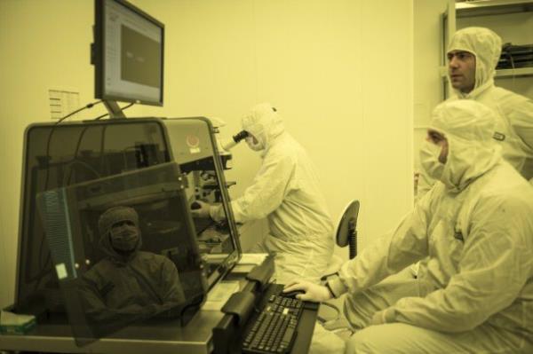 ASELSAN ve Bilkent niversitesi ortaklnda kurulan savunma, uzay, haberleme ve enerji sektrleri iin bir sa telinden daha ince ve dayankl malzemelerin retilecei Trkiye'nin ilk ip fabrikas 23 Aralk 2014 Sal gn, dzenlenecek trenle atlacak.