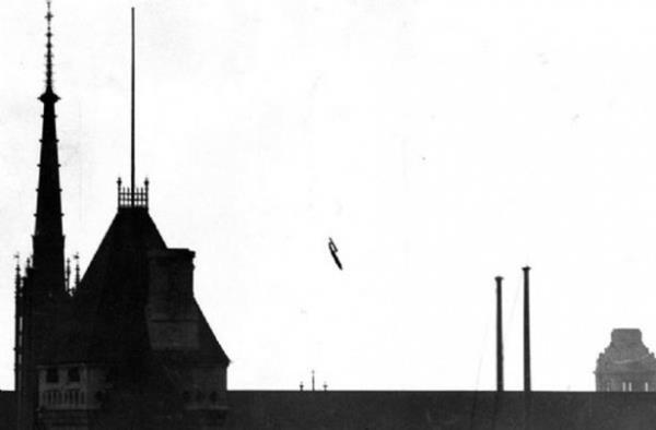 1945te Londraya bir bomba hemen dmeden nce