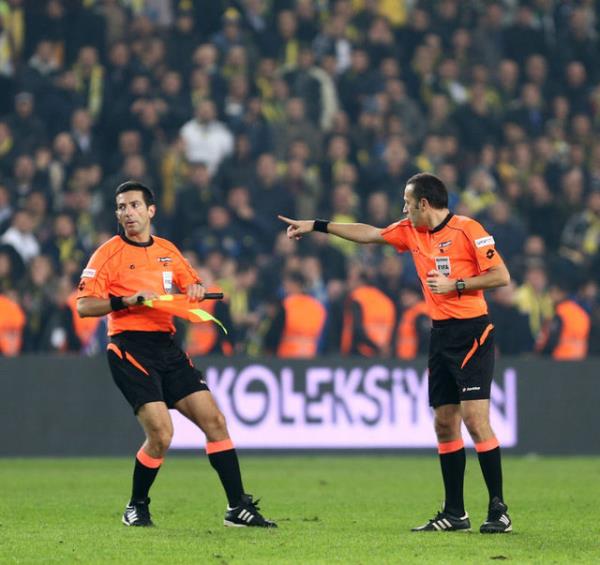 Sancaktar-i hatt-l saha: Yan hakem