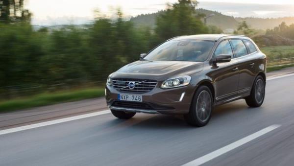 Volvo,  nemli modeli V40, S60 ve XC60'da indirime gitmi bulunuyor.
