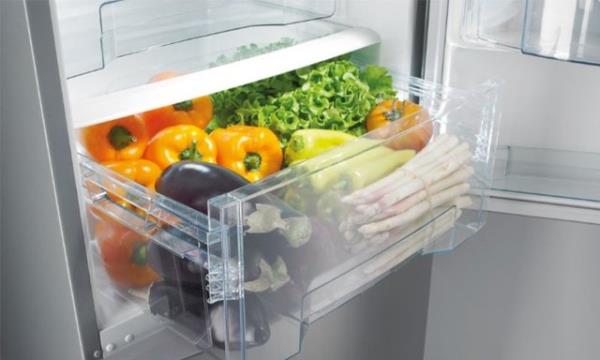 ncelikle meyveleri ve sebzeleri kullanacanz zamana kadar ykamayn. Bakteriler nemli ortamlar ok sever.